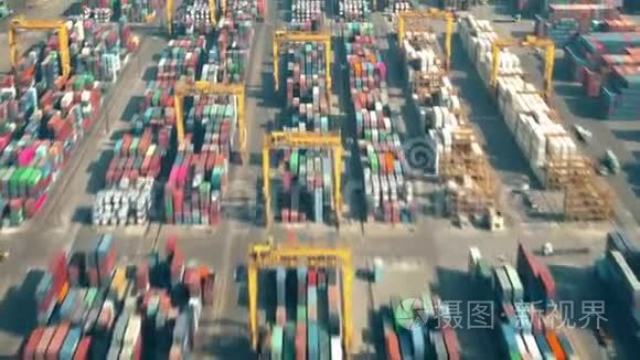繁忙港口集装箱码头的高空超移视频