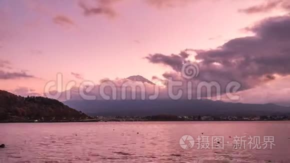 山 黄昏时分的富士和川川子湖视频