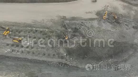 铜矿露天开采机械操作视频