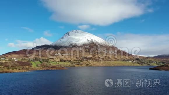爱尔兰多尼加尔最高的山峰埃里加尔山的鸟瞰图