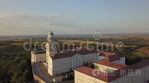 匈牙利的本笃会修道院视频