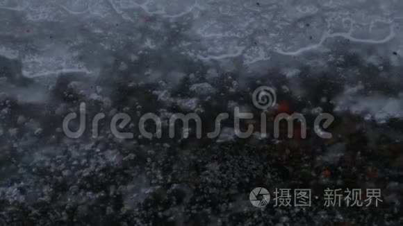 路面上的雨坑视频