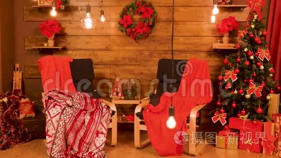 充满礼物的红色圣诞装饰房视频