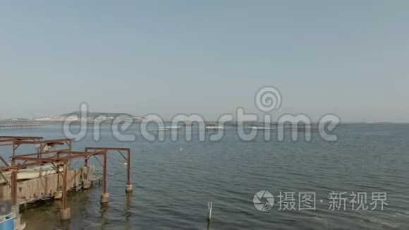 法国湖泊牡蛎养殖场的航拍照片视频