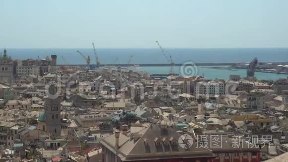 从热那亚城市建筑的海港倾斜视频