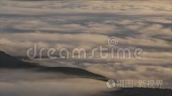 大雾中的山地时间流逝视频