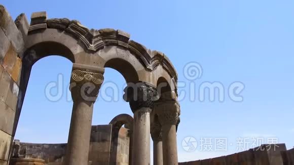 联合国教科文组织世界遗产名为守夜部队的被摧毁的亚美尼亚寺庙柱