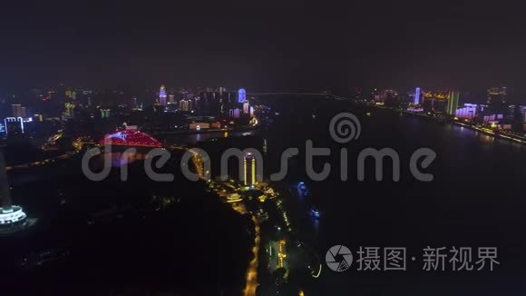 中国武汉2017年5月2日夜间照明城市景观青川桥空中