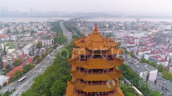 中国武汉-2017年5月2日：白天武汉城市景观黄鹤寺空中全景