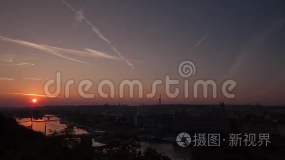 日出后的布拉格天际线视频