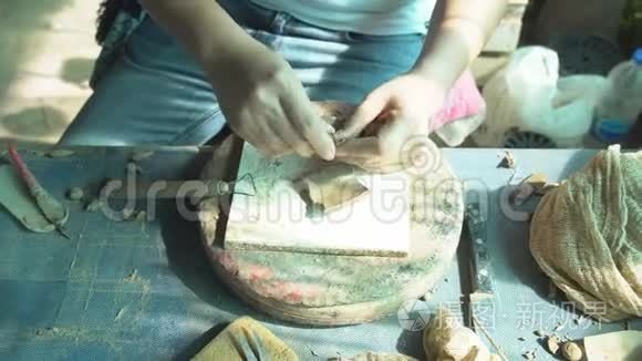 泰国的陶器和陶瓷工艺视频