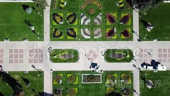 花顶空中景观装饰的城市花园视频