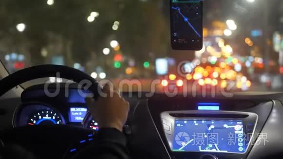 出租车夜城司机红绿灯视频