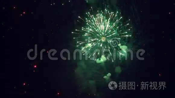 绿色之夜烟花