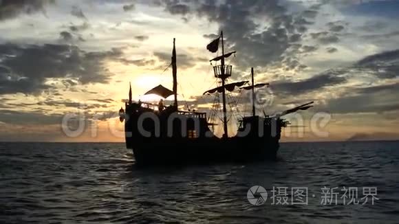 日落时海盗船视频