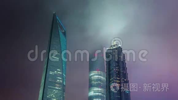 夜晚上海市中心摩天大楼屋顶全景4k中国时间流逝