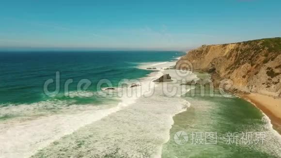 葡萄牙西部海岸的悬崖和海滩视频