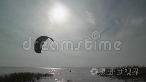 风筝滑水运动视频