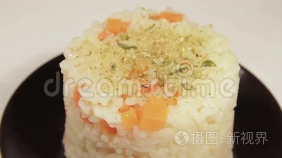 亚洲的胡萝卜米饭视频