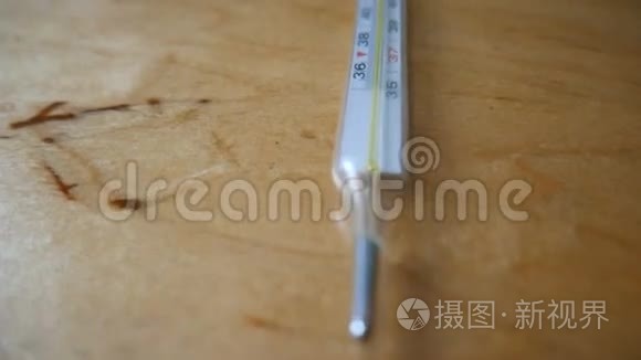 玻璃水银温度计需要温度视频