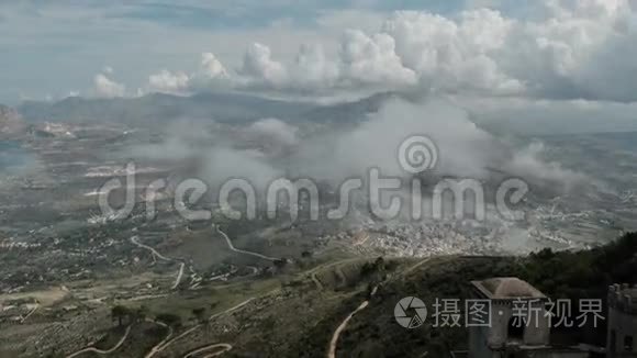 意大利城市和山脉的高视角视频