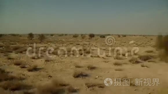 沙漠追逐的车辆视频