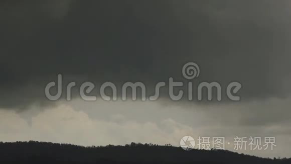 雨云翻山越岭时间流逝1.