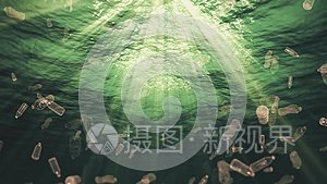 海底塑料瓶装垃圾在海洋循环视频