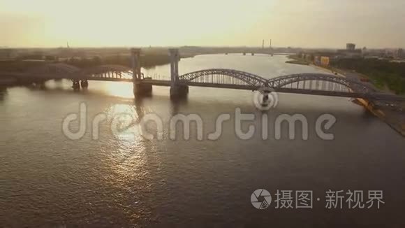 跨越涅瓦河的芬兰铁路大桥视频