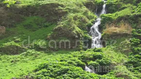 格鲁吉亚山脉山涧或瀑布景观视频