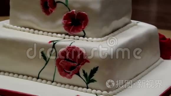 红花装饰芬丹双层蛋糕视频