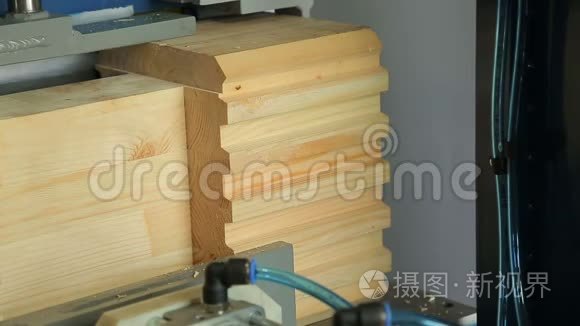 木工企业木工机械的工作视频