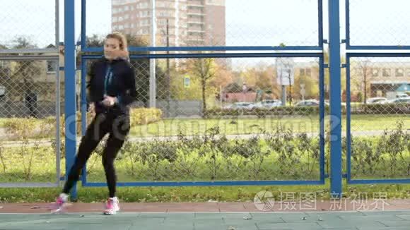 女运动员做穿梭跑视频