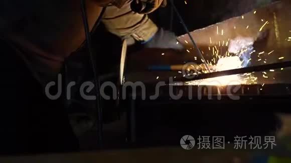 焊接铁火花视频