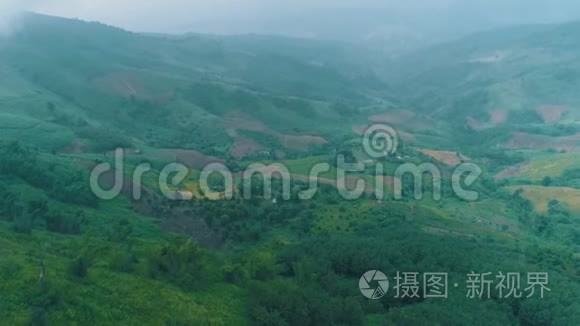 清莱地区美丽的山岳景观鸟瞰图视频