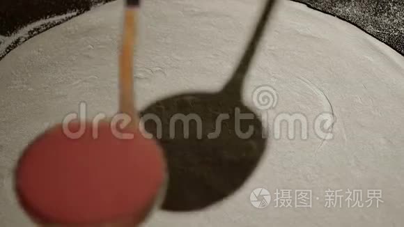 披萨放食材视频