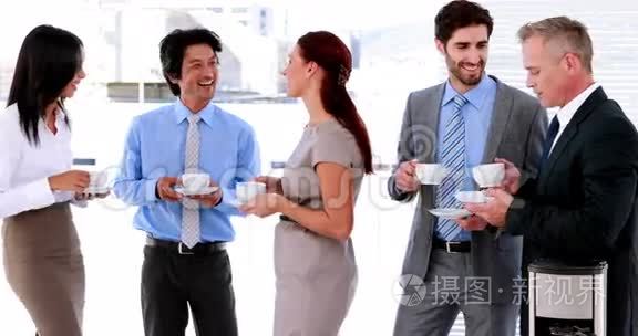 商务团队喝咖啡聊天视频