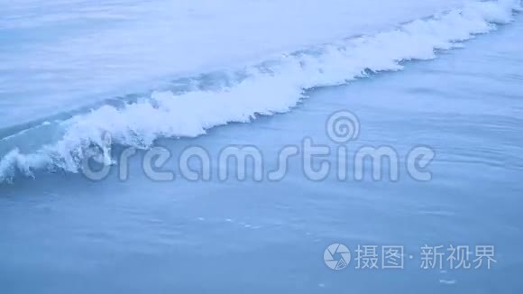 泰国普吉岛邦陶海滩上的海浪视频
