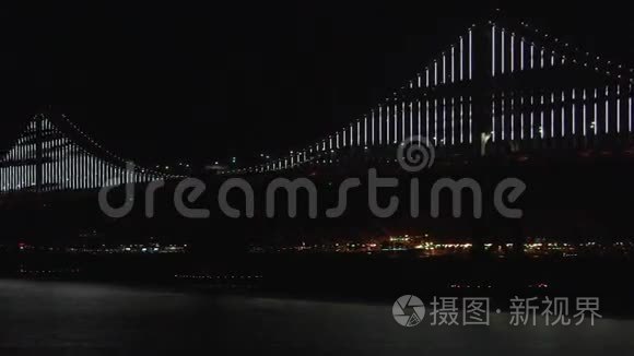 加州旧金山海湾大桥的夜间灯光视频