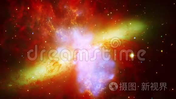 穿越星系的太空飞行视频