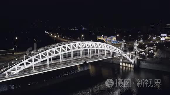 卢日尼基地铁大桥视频