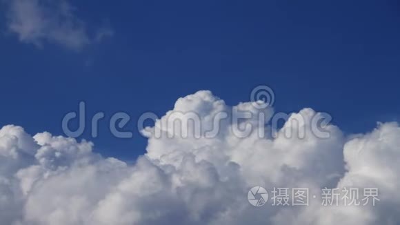 蓝色天空清洁美丽的云空间天气视频