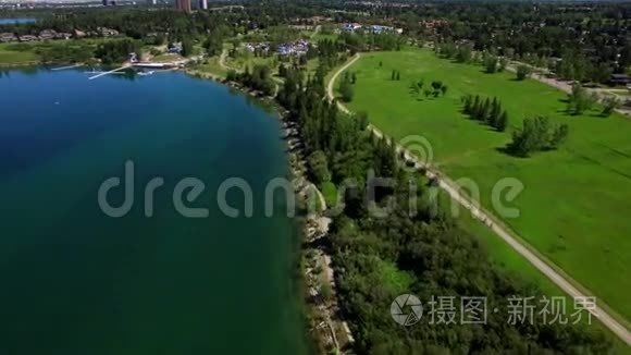 空中美丽的湖泊公园夏天视频