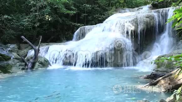 泰国西部的瀑布视频