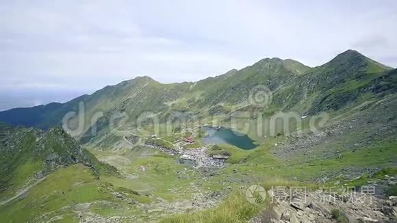 法加拉斯山脉与巴莱亚湖视频