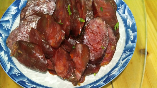 土家族美食腊肉香肠视频