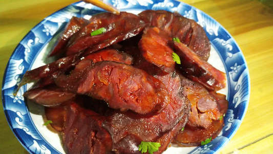 土家族美食腊肉香肠视频