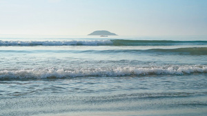 海浪中的岛屿4K63秒视频