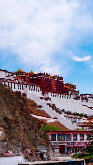 5A景区拉萨地标布达拉宫延时西藏自驾游风光14秒视频