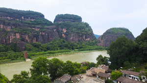 5A风景区龙虎山丹霞地貌沿河航拍4K69秒视频